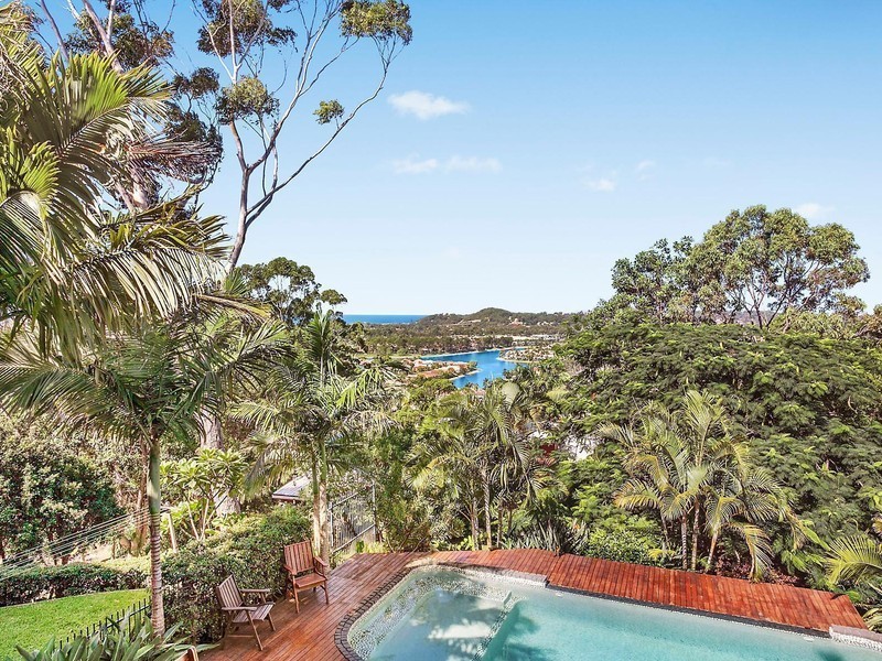 8 Coogee Court, Elanora QLD 4221