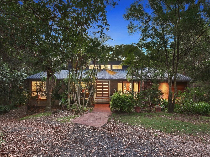 12 Cheshire Grove, Elanora QLD 4221