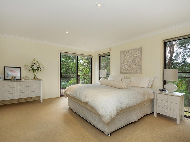 12 Cheshire Grove, Elanora QLD 4221