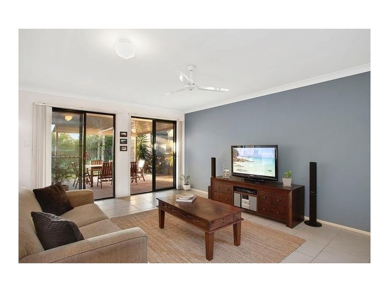 95 Saffron Street, Elanora QLD 4221