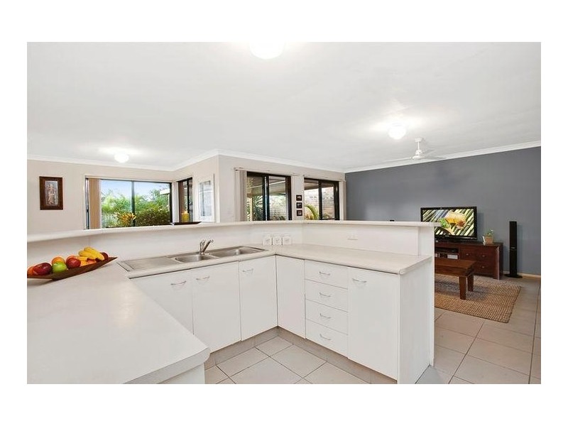 95 Saffron Street, Elanora QLD 4221