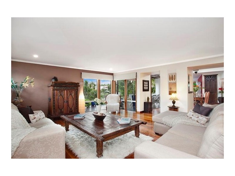 3 Naranja Crescent, Benowa Waters QLD 4217