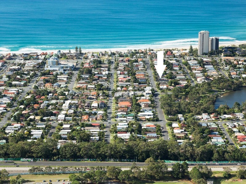 2/46 Second Avenue, Palm Beach QLD 4221