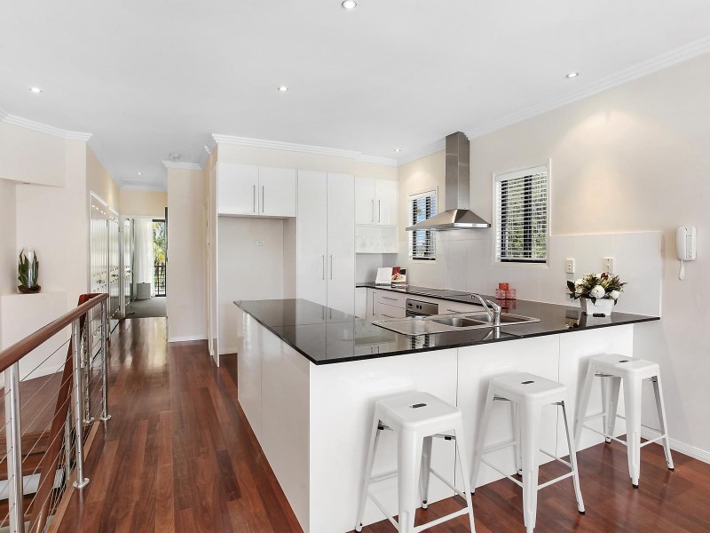 2/46 Second Avenue, Palm Beach QLD 4221