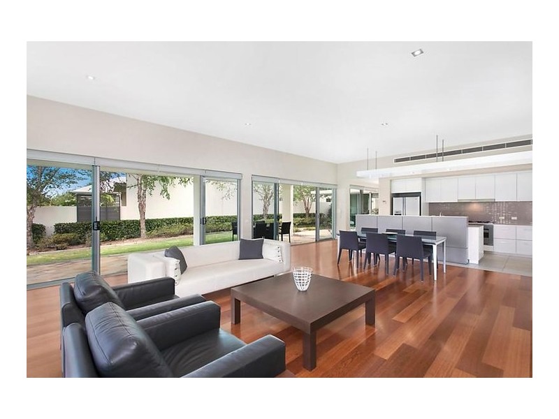740 Peninsula Drive, Robina QLD 4226