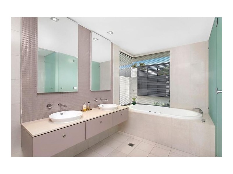 740 Peninsula Drive, Robina QLD 4226