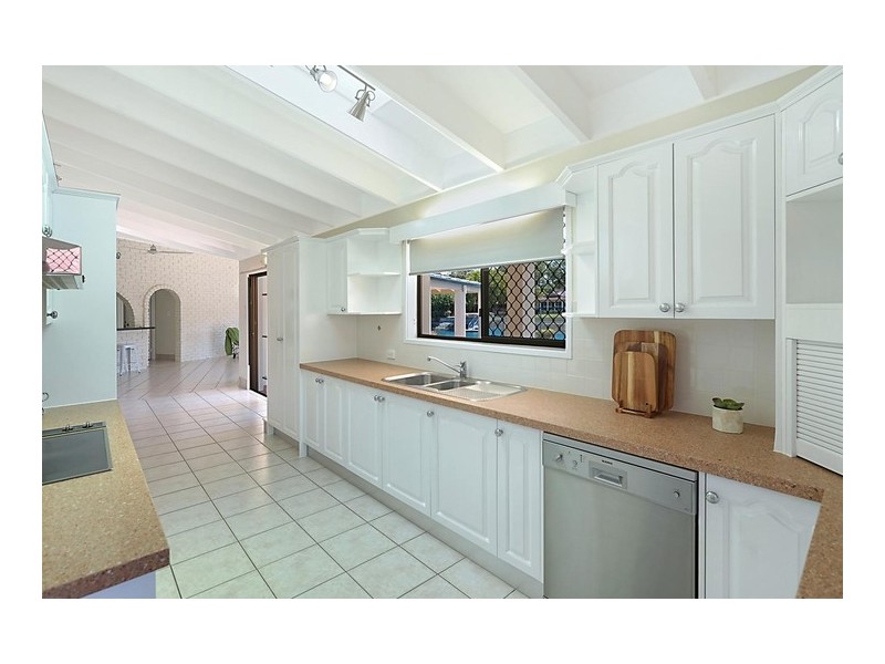 13 Kingfish Court, Palm Beach QLD 4221