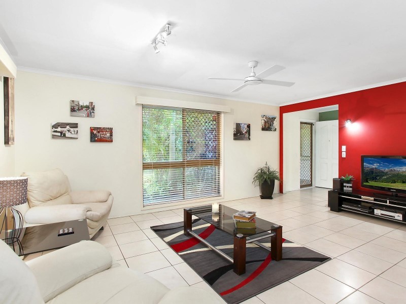 99 K P Mcgrath Drive, Elanora QLD 4221