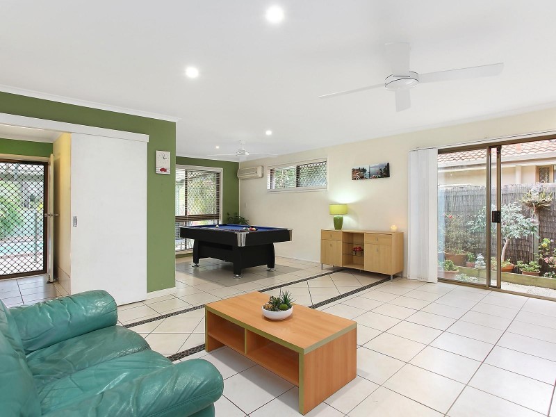 99 K P Mcgrath Drive, Elanora QLD 4221