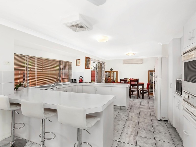 6 Abele Court, Elanora QLD 4221