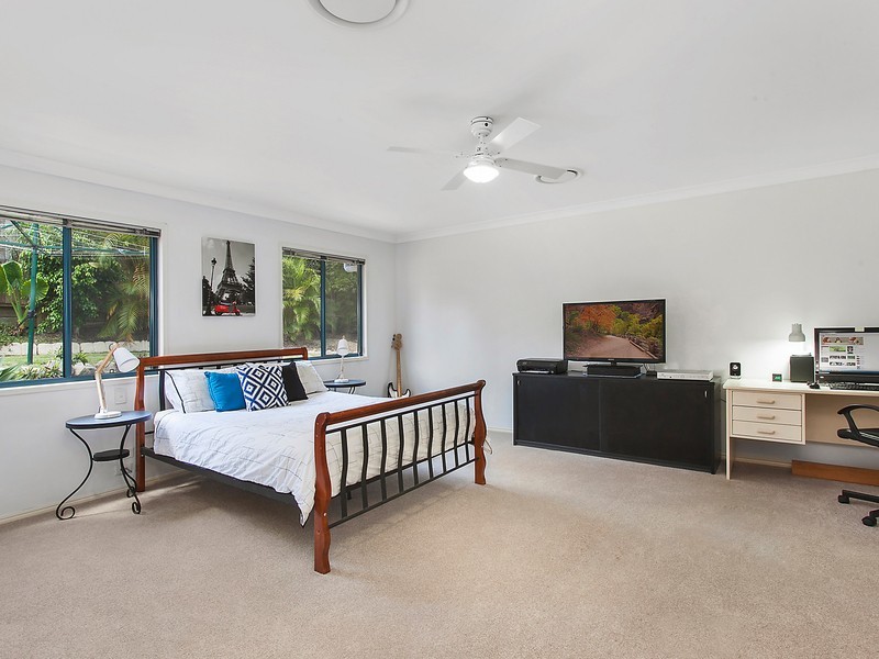 3 Foothill Street, Elanora QLD 4221