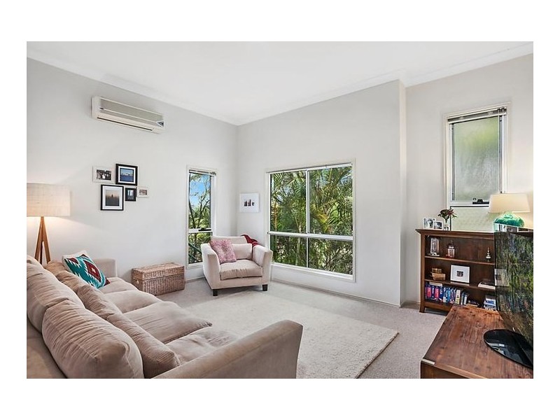 11 Heartwood Avenue, Elanora QLD 4221