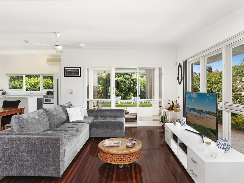 2 Leyte Avenue, Palm Beach QLD 4221