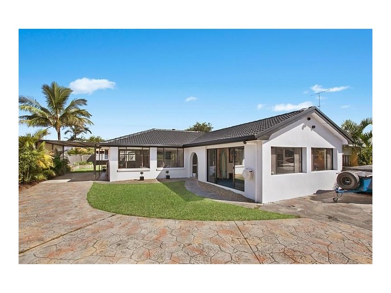 94 Nineteenth Avenue, Palm Beach QLD 4221