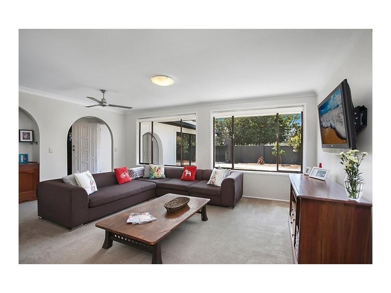 94 Nineteenth Avenue, Palm Beach QLD 4221