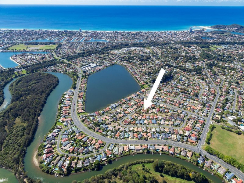 2 Blackbean Court, Elanora QLD 4221