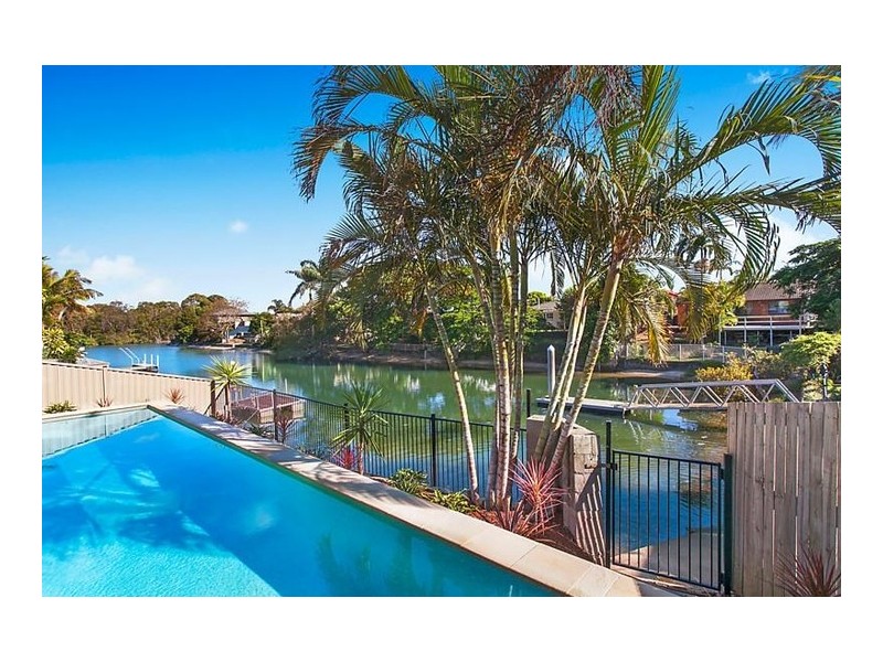 1 Pensacola Court, Broadbeach Waters QLD 4218