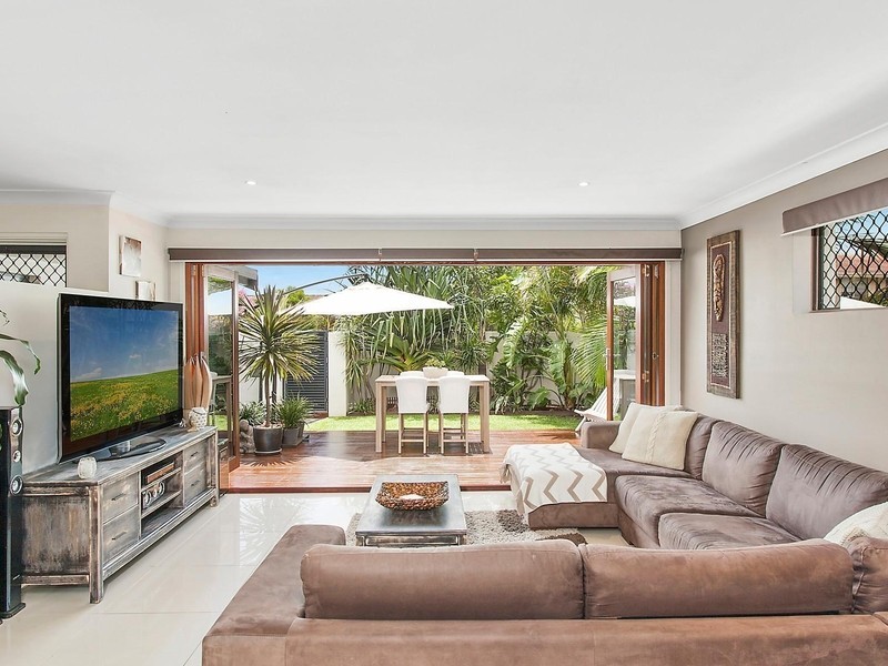 22 Eucalypt Street, Palm Beach QLD 4221