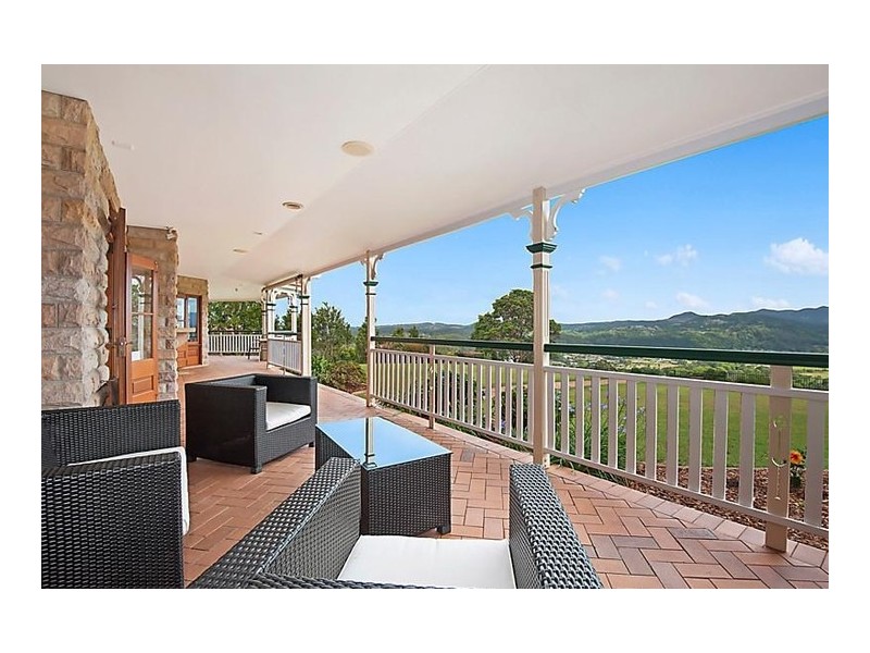 4 Westminster Boulevard, Elanora QLD 4221