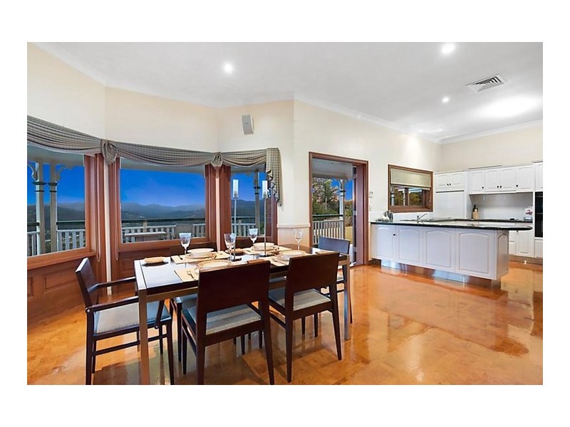 4 Westminster Boulevard, Elanora QLD 4221