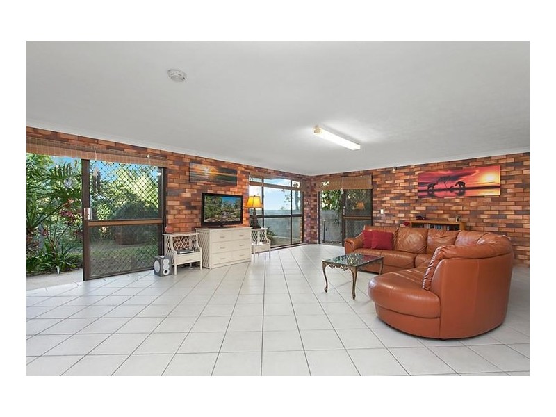 68 Simpsons Road, Currumbin Waters QLD 4223
