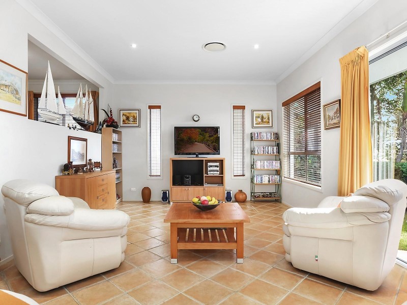 30 Tipuana Drive, Elanora QLD 4221