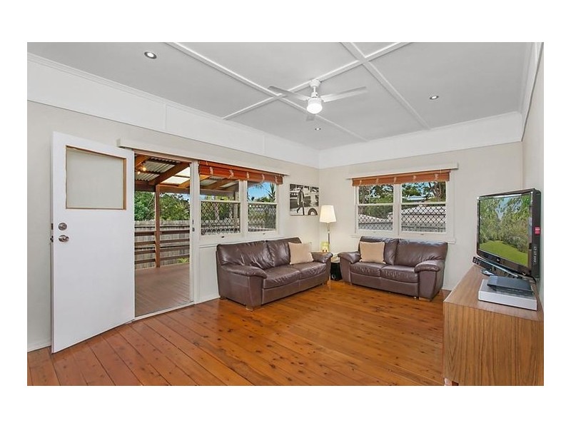 27 Amboina Avenue, Palm Beach QLD 4221