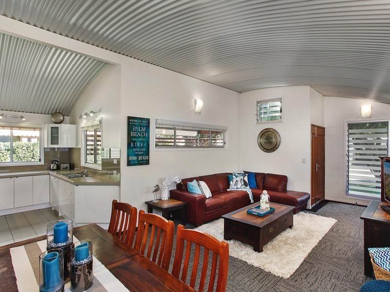 10 First Avenue, Palm Beach QLD 4221