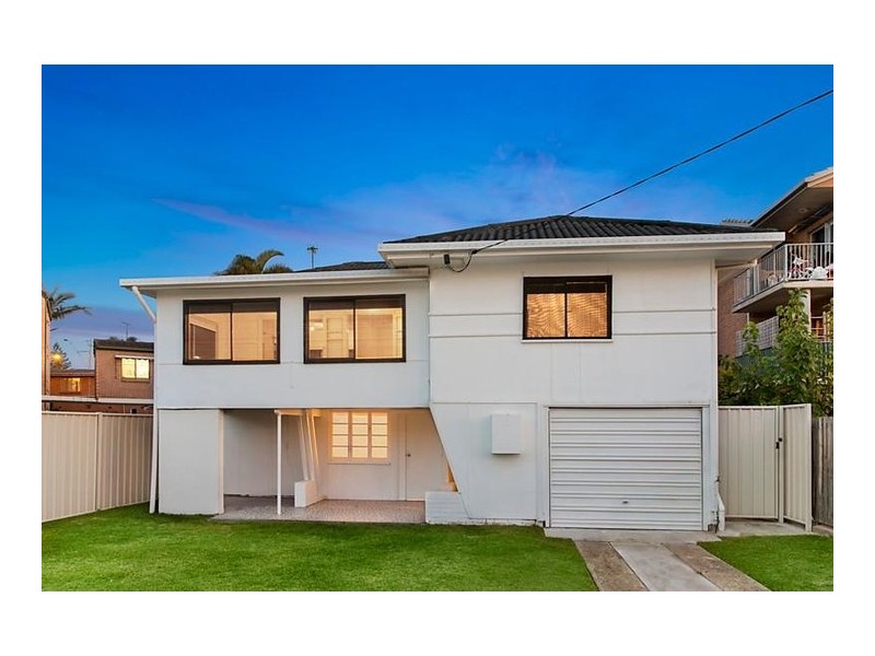4 Twenty Eighth Avenue, Palm Beach QLD 4221