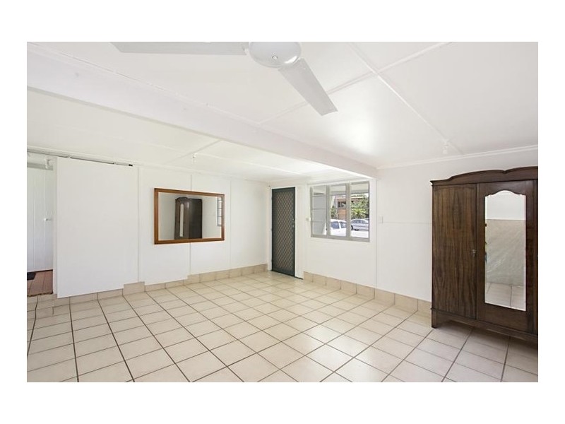 4 Twenty Eighth Avenue, Palm Beach QLD 4221