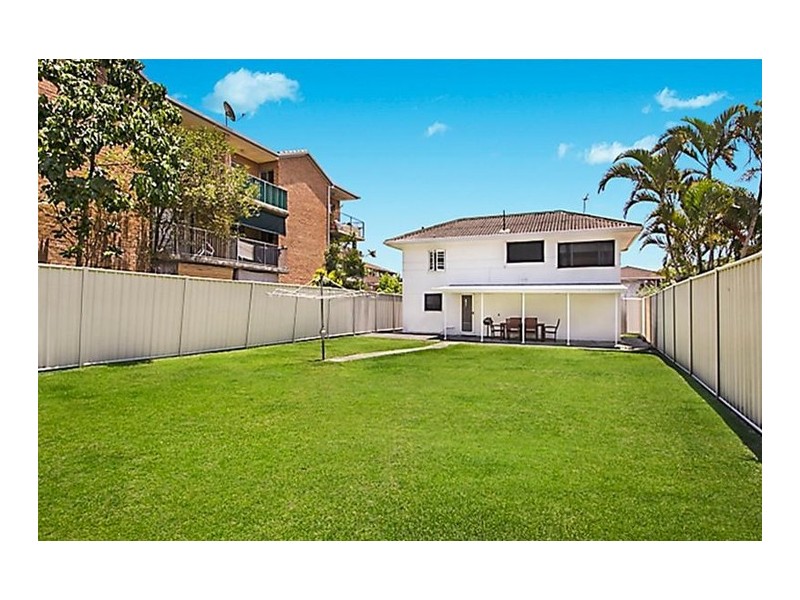 4 Twenty Eighth Avenue, Palm Beach QLD 4221