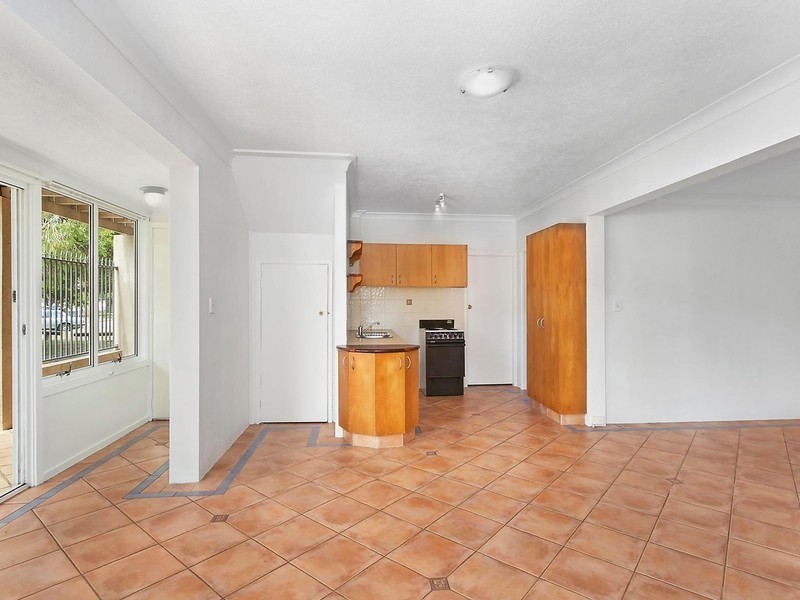 2/41 Murlong Crescent, Palm Beach QLD 4221