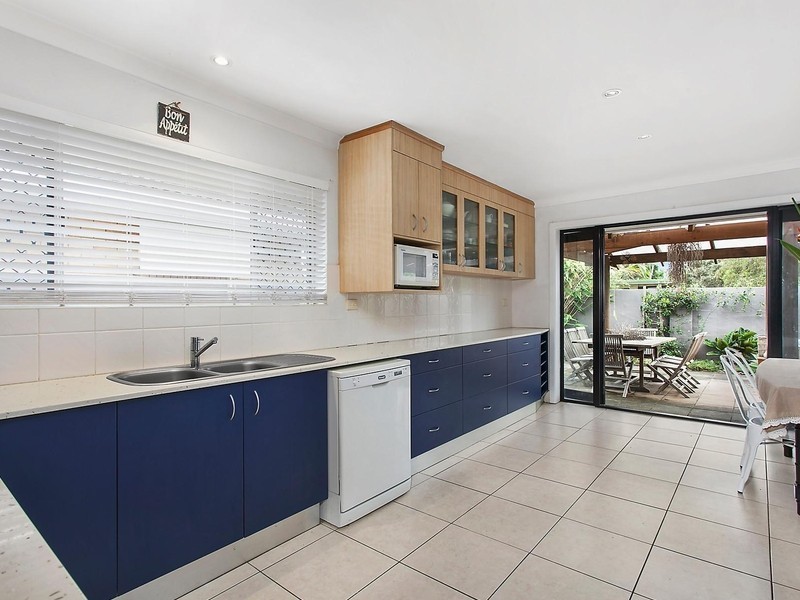 9 Bahloo Avenue, Palm Beach QLD 4221