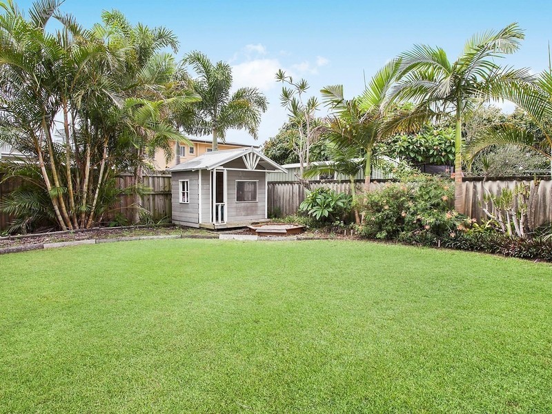 9 Bahloo Avenue, Palm Beach QLD 4221