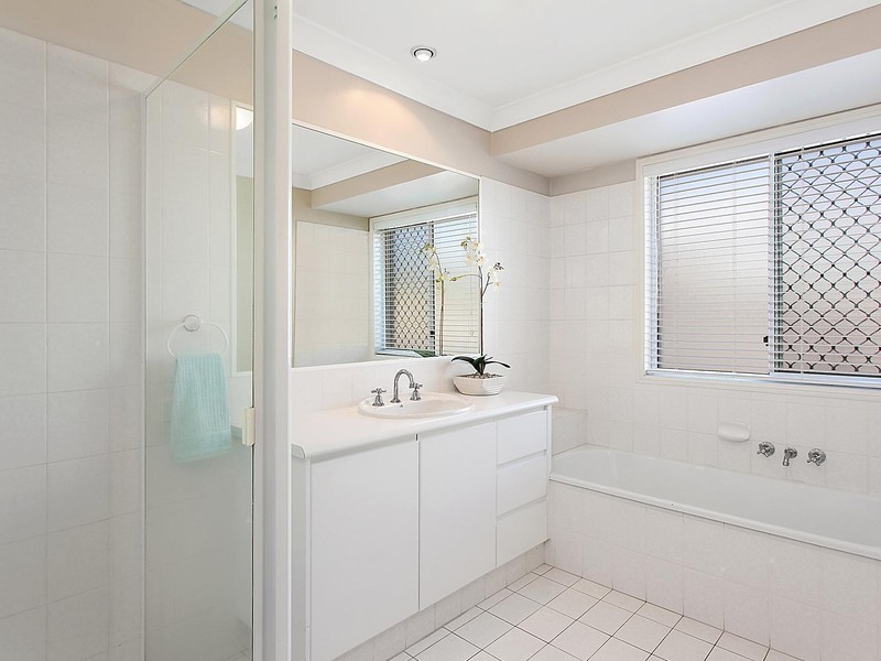 135 Camberwell Circuit, Robina QLD 4226