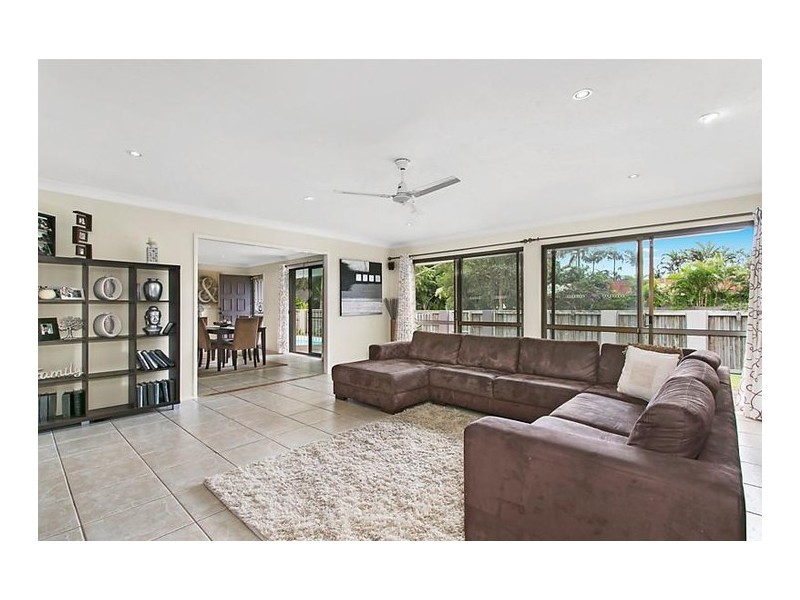 218 Tallebudgera Drive, Palm Beach QLD 4221