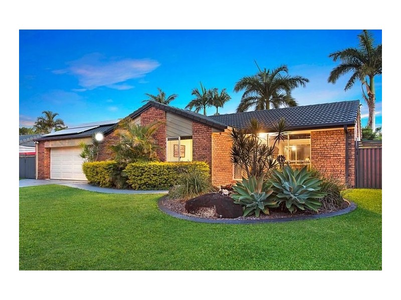 4 Bradshaw Drive, Currumbin Waters QLD 4223