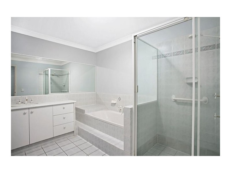 2/8 Janal Place, Currumbin Waters QLD 4223