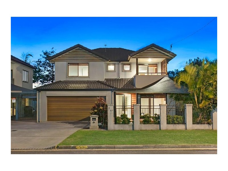 2/47 Twenty Seventh Avenue, Palm Beach QLD 4221