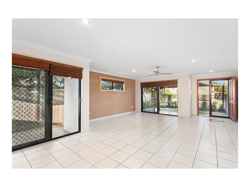 2/47 Twenty Seventh Avenue, Palm Beach QLD 4221