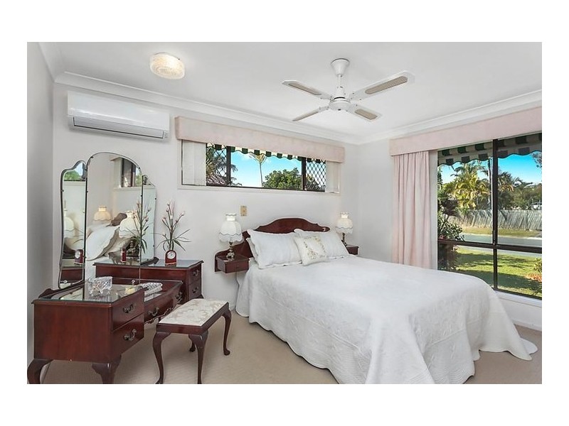 17 Seabrook Street, Elanora QLD 4221