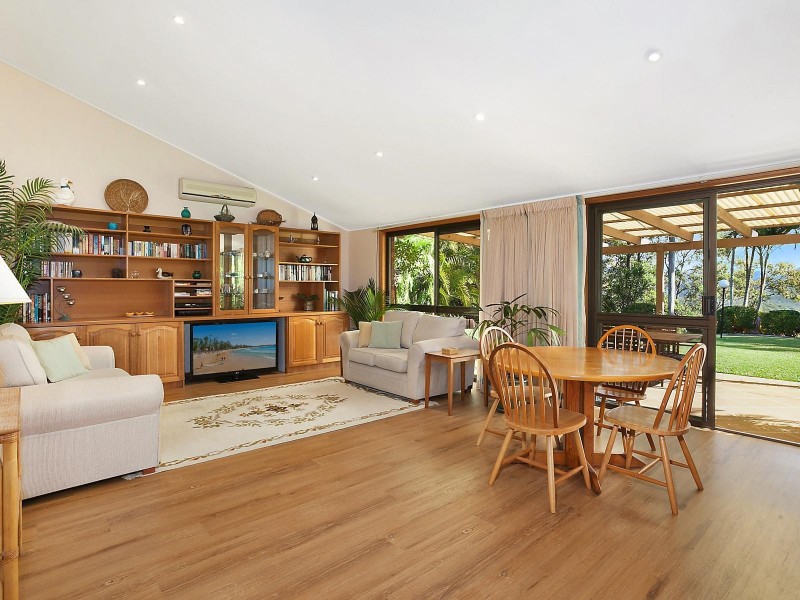 35 Westminster Boulevard, Elanora QLD 4221