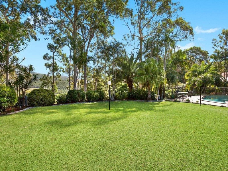 35 Westminster Boulevard, Elanora QLD 4221