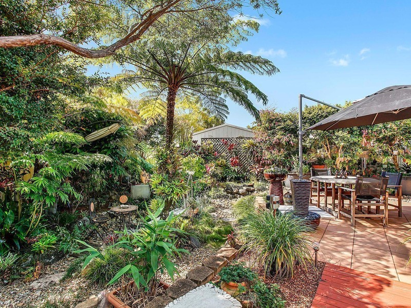 2 Bernoth Street, Currumbin Waters QLD 4223