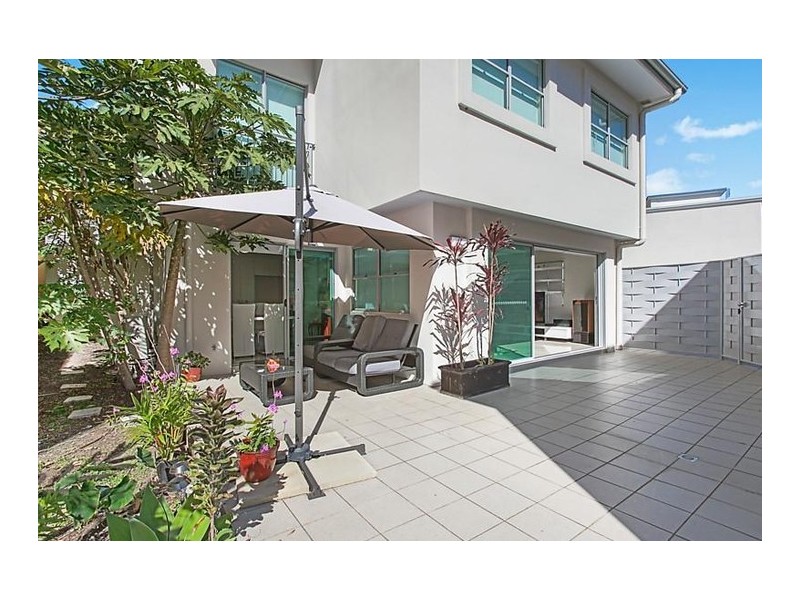 8/41 Dixon Street, Coolangatta QLD 4225