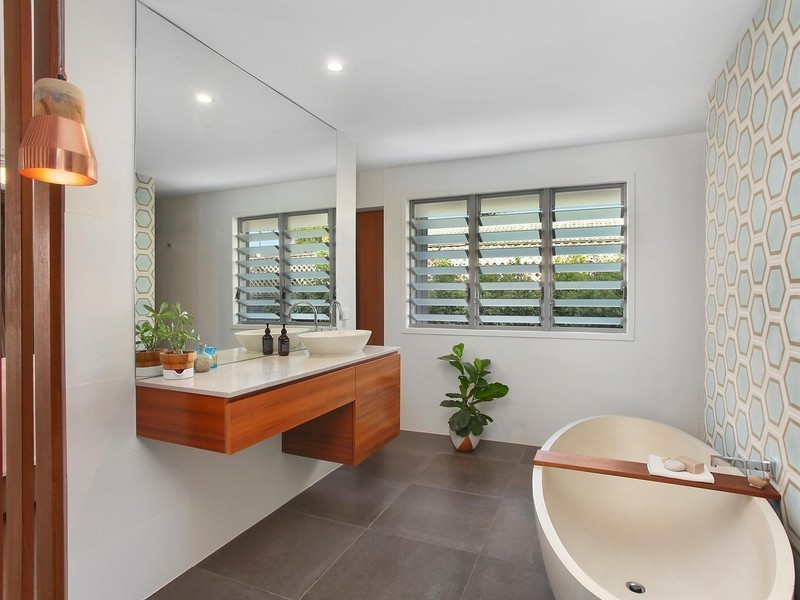 232A Mallawa Drive, Palm Beach QLD 4221