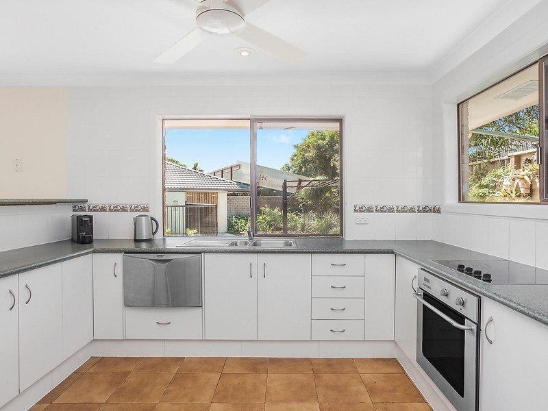 13 Kauri Court, Palm Beach QLD 4221