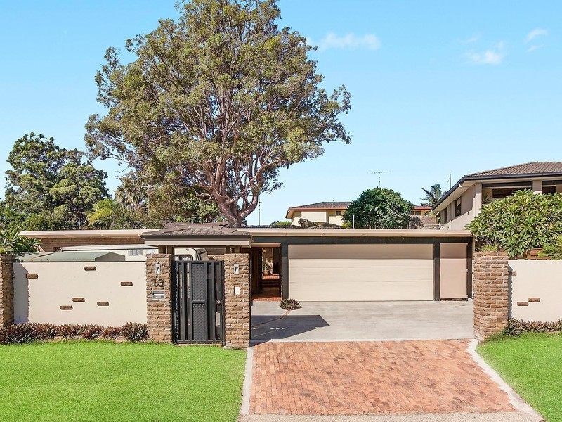 13 Kauri Court, Palm Beach QLD 4221