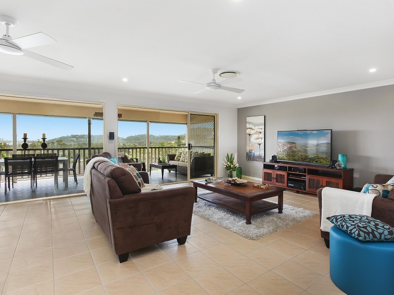 16 Sawtell Drive, Currumbin Waters QLD 4223