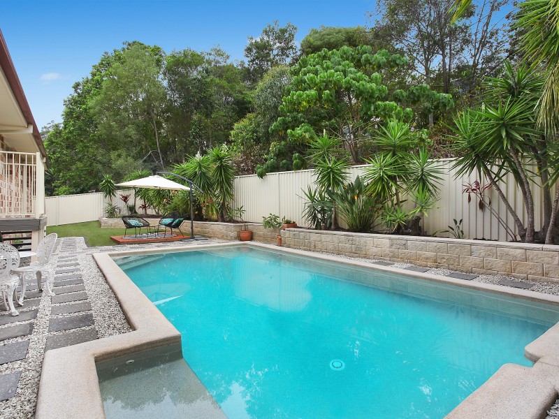 16 Sawtell Drive, Currumbin Waters QLD 4223